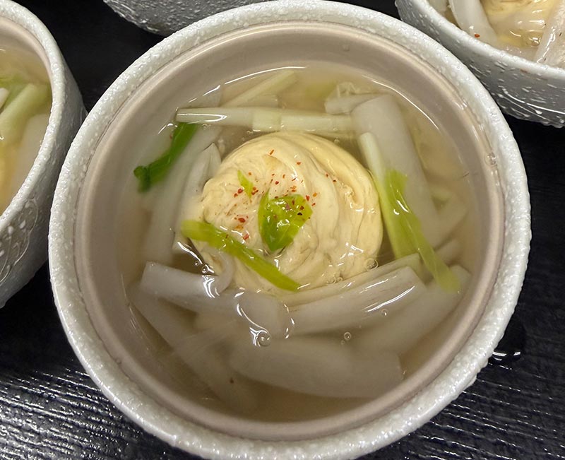 柏だけで楽しめる『根芋』をどうぞ